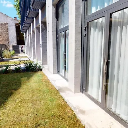 Apartment In 10 Budapest